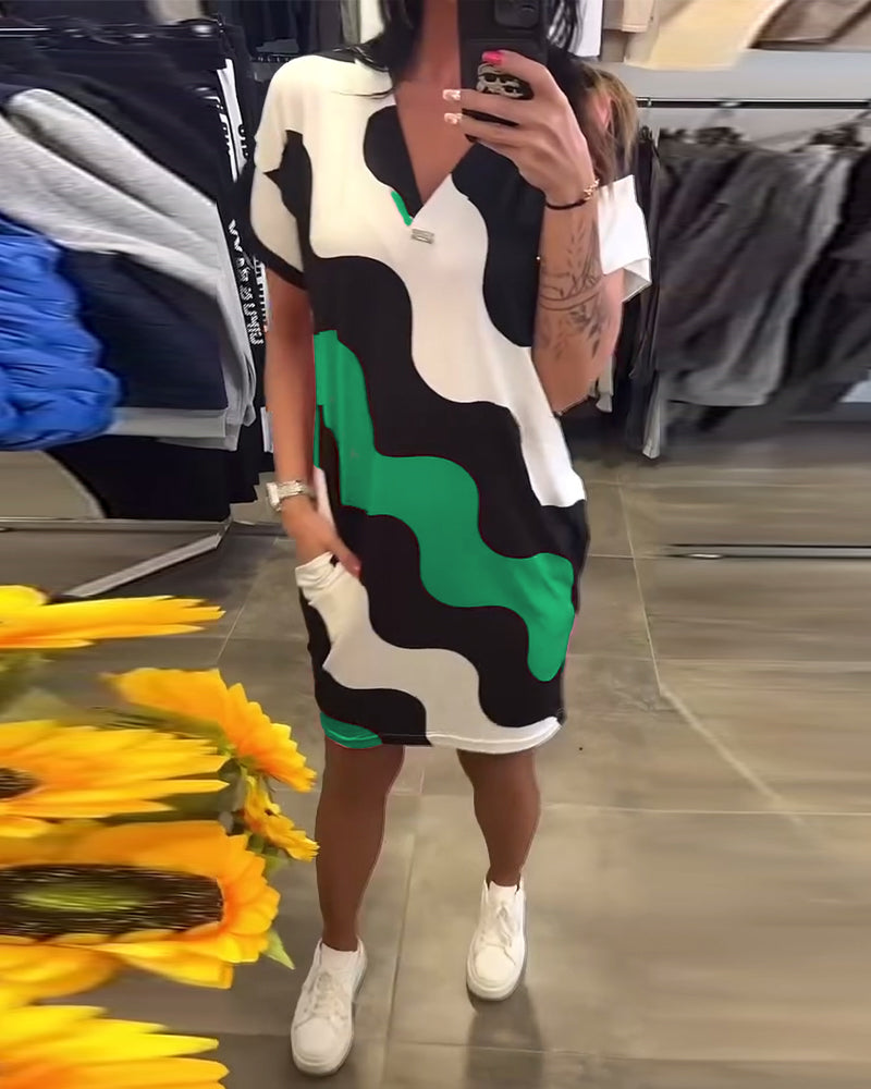 Mabel™ | Women’s V-Neck Dress with Wavy Print