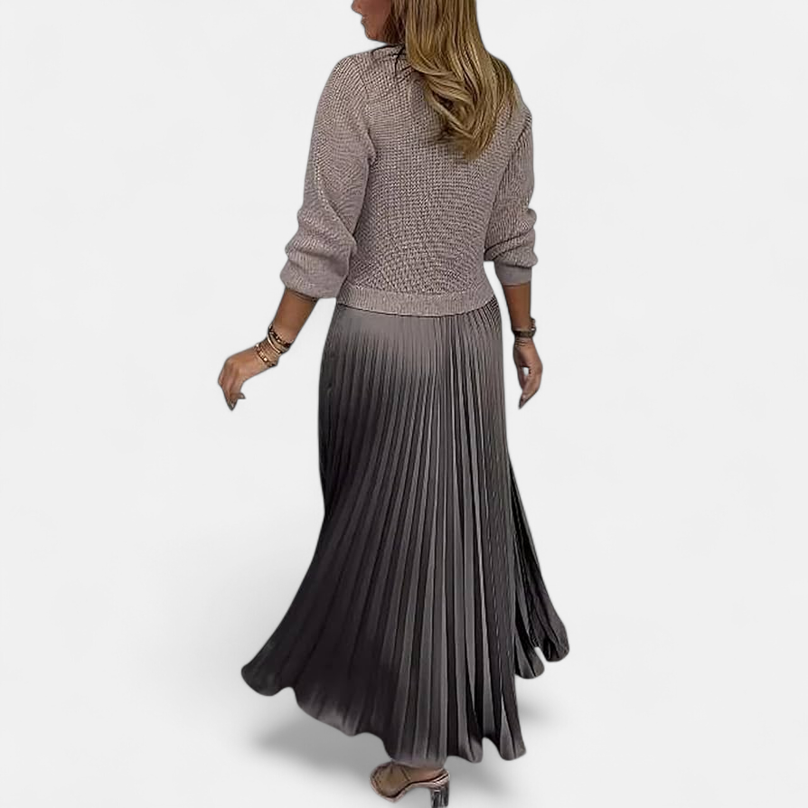 Aveline | Flowing Pleated Maxi Skirt