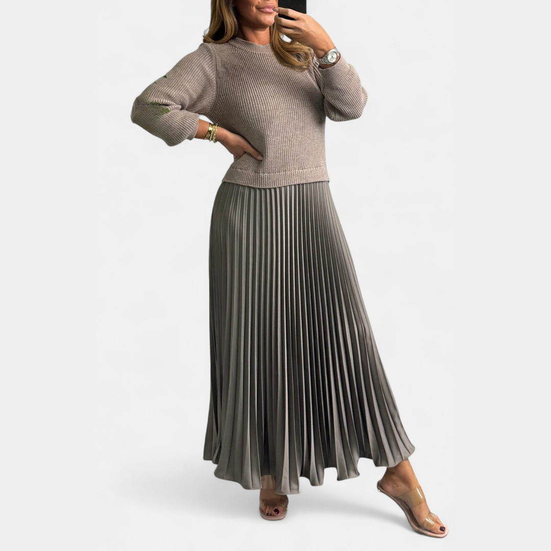 Aveline | Flowing Pleated Maxi Skirt