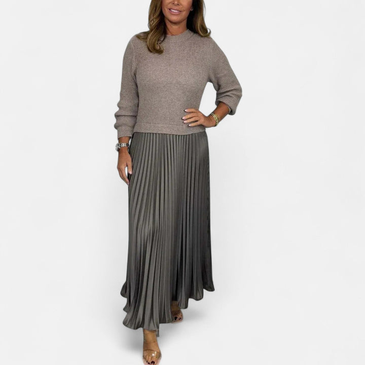 Aveline | Flowing Pleated Maxi Skirt